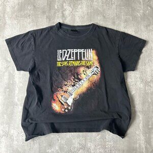 American Vintage Men's Black and Tan T-shirt